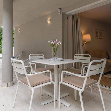 Nice Apartment In Plomin With Jacuzzi Kültér fotó