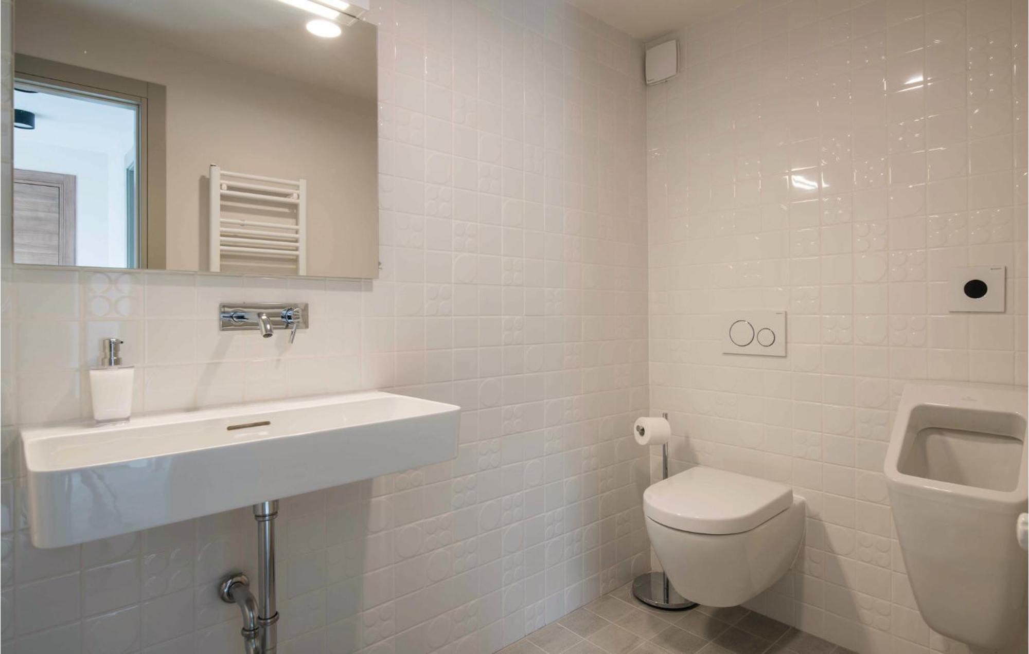 Nice Apartment In Plomin With Jacuzzi Kültér fotó