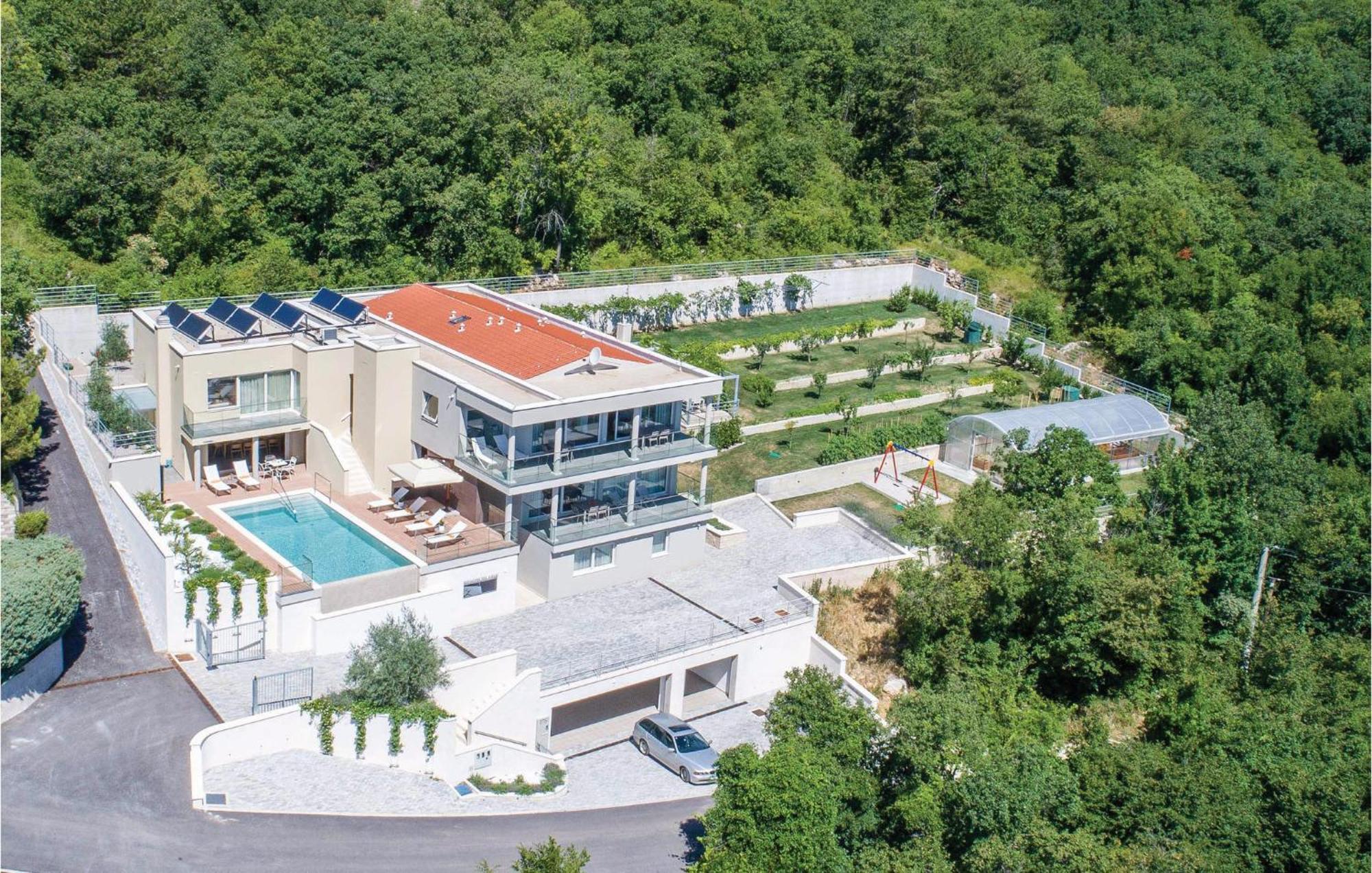 Nice Apartment In Plomin With Jacuzzi Kültér fotó